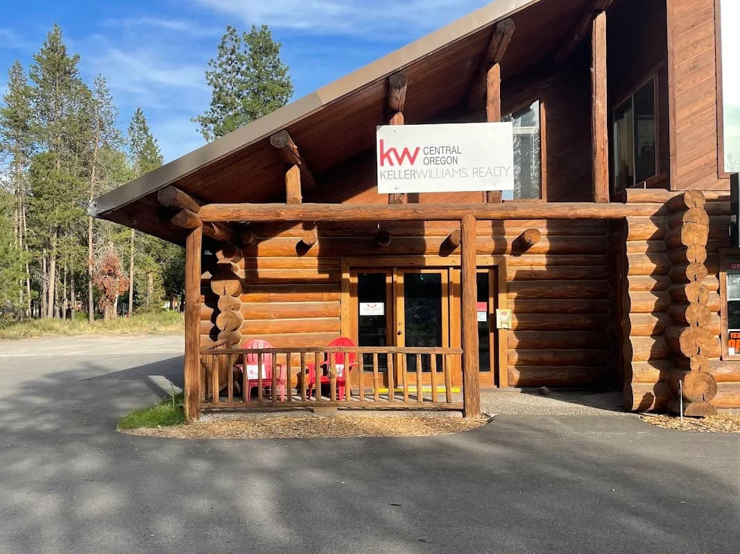 Red Chair Real Estate - Andrea Palle & Megan Isola in Sunriver / South