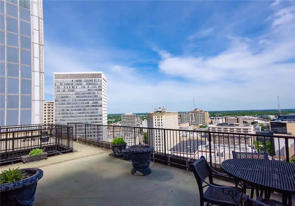 SELL ATLANTA Real Estate by Robin Andrade in Downtown Atlanta