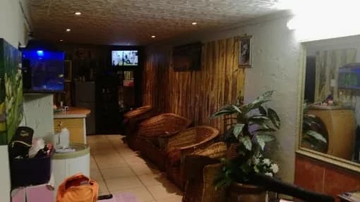 KeNo's & Sons Hair & Beauty Lounge in Soweto