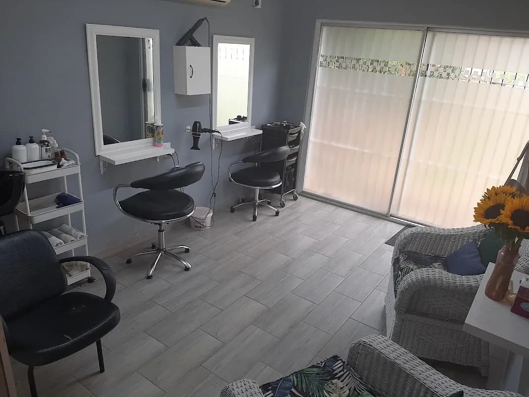 Happy Hair by Tracy in Scottsville