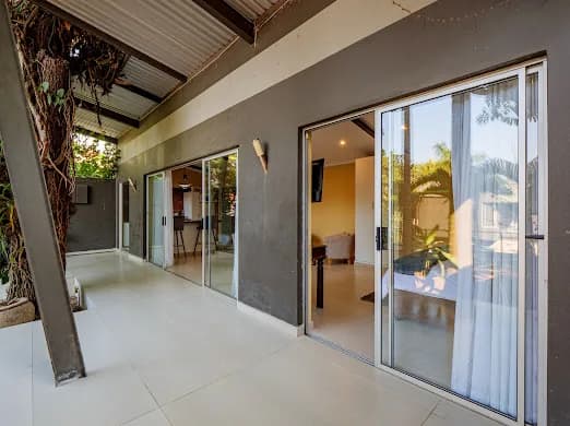 Private Studio flatlet, Uncapped Wifi, Netflix,Full DSTV in Umlazi
