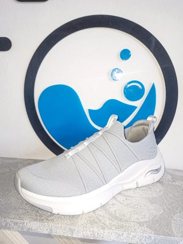 Queenswood Laundromat & Sneaker Clinic in Hatfield