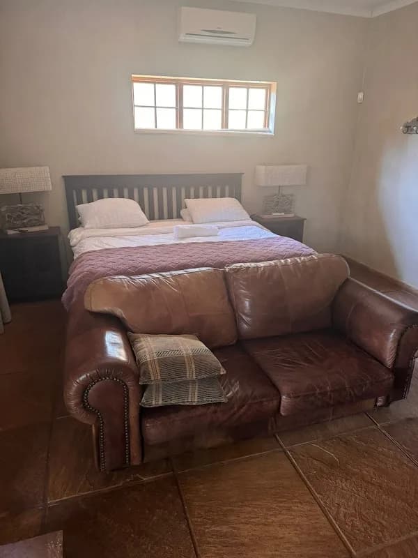 Joey's country lodge in White River