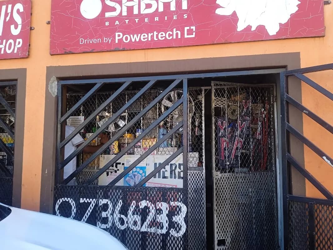 Ma.Oli's Battery Shop in Langa