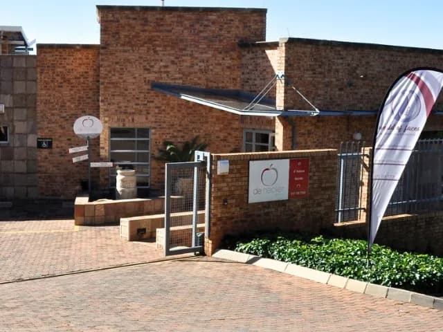 De Necker Dentistry Melville in Melville