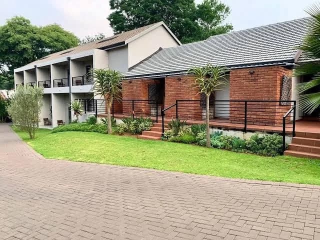 The Wild Peach - Menlyn in Faerie Glen