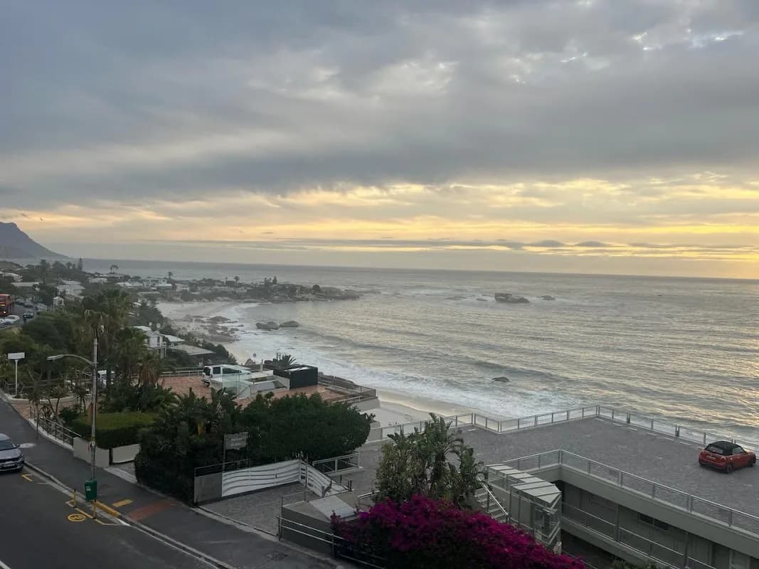 YOLO Spaces - Clifton Beachfront Penthouse in Clifton