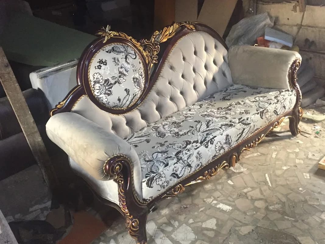 Emmydon furniture in Karu