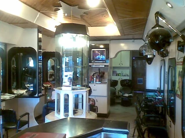 KOFI'S HAIR SALON in Gugulethu