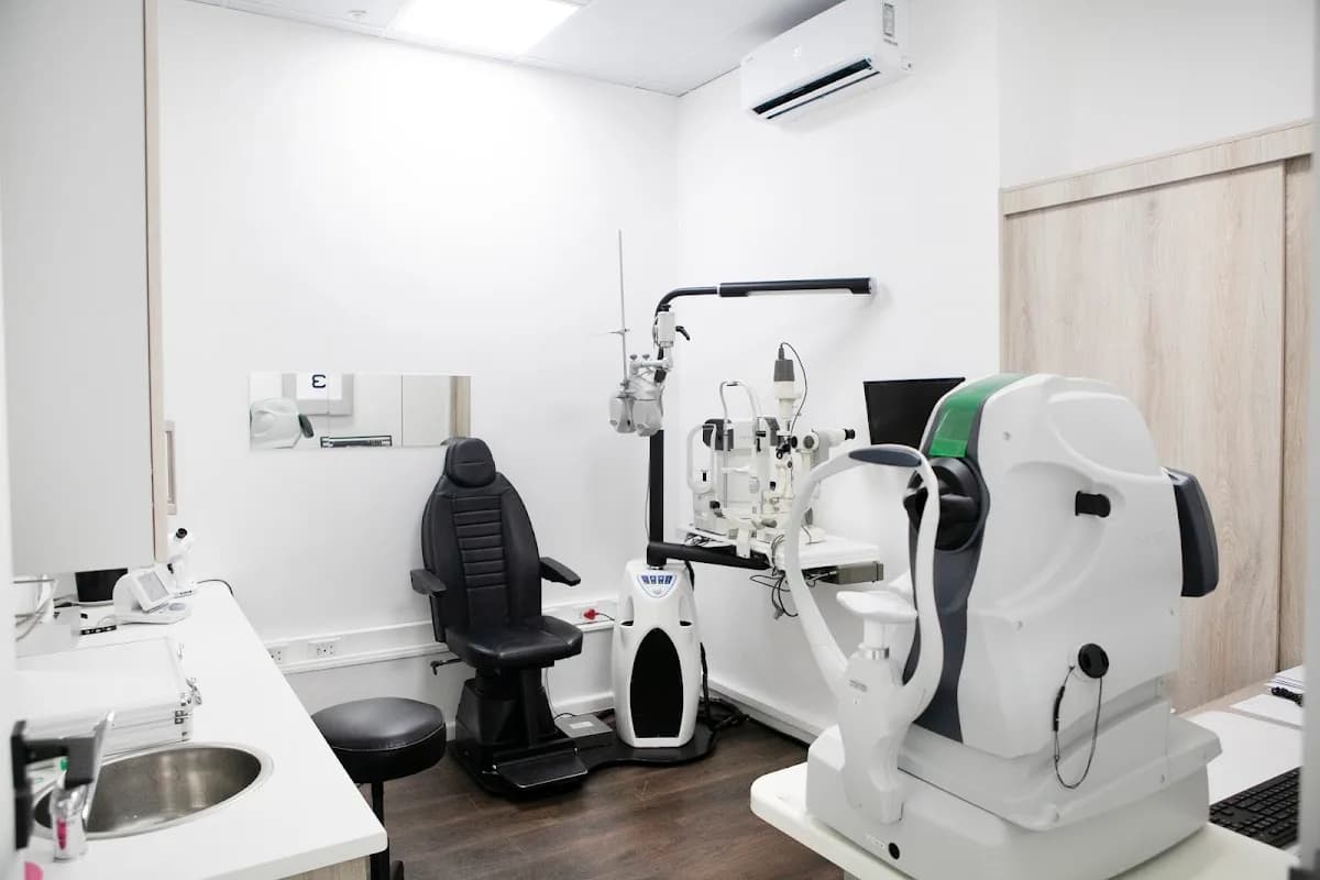 Bauer Optometrist by Vsion Co in City Bowl