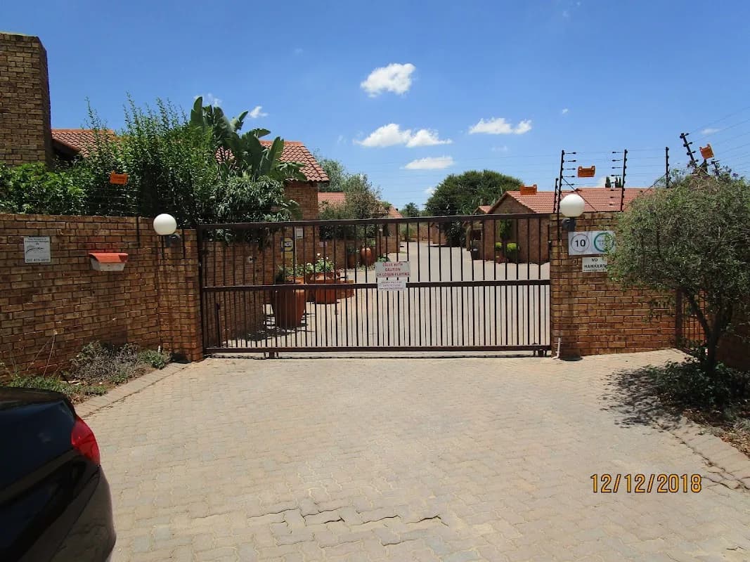 Sunset View Complex in Ruimsig