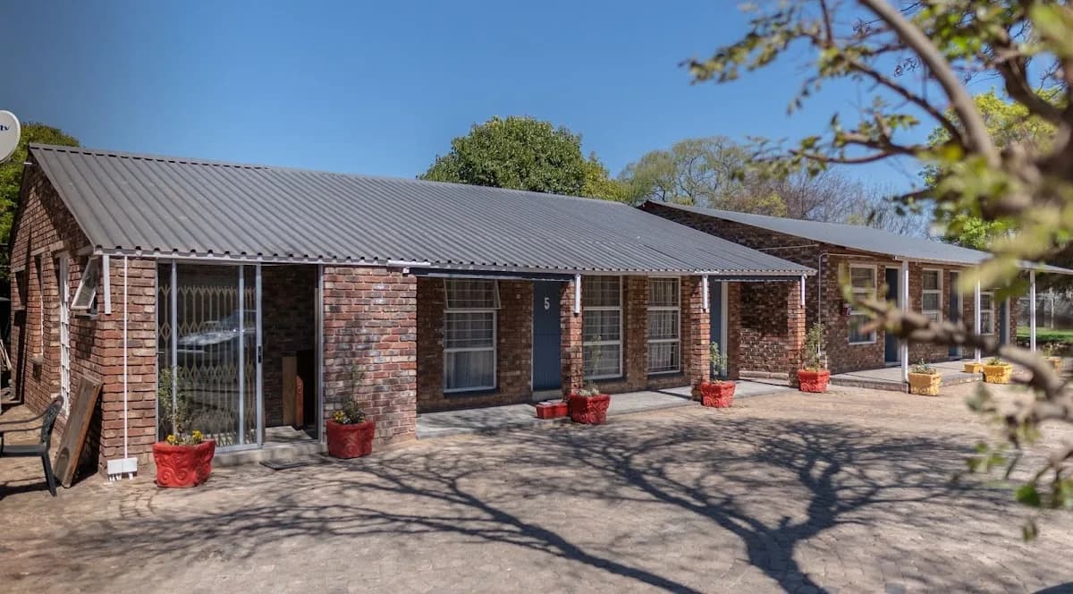 Opstal Guestfarm in Baillie Park