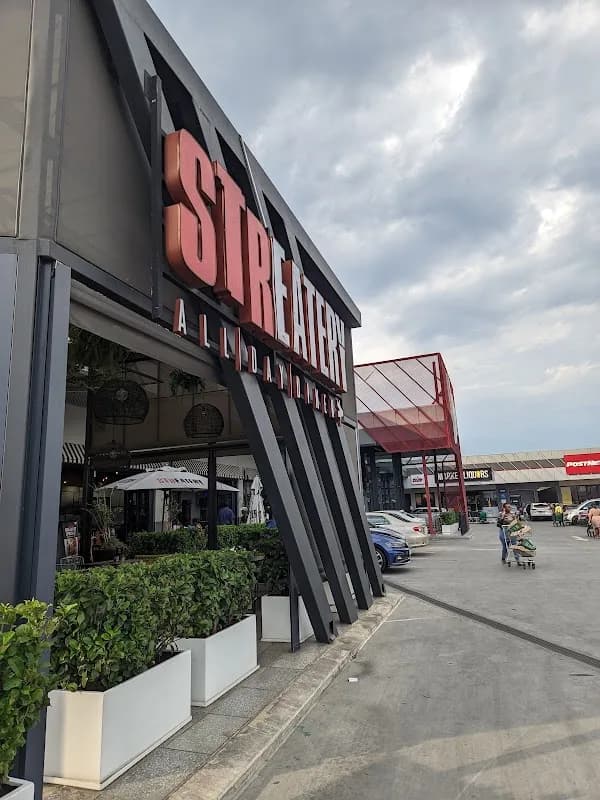 Waterfall Ridge Shopping Centre in Waterfall
