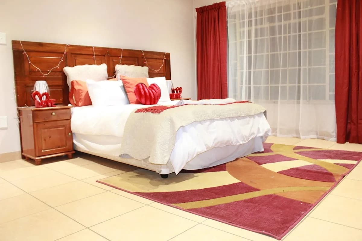 Cinematic Guest House in Germiston CBD