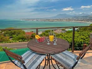 18 On Kloof Guest House in Gordon's Bay