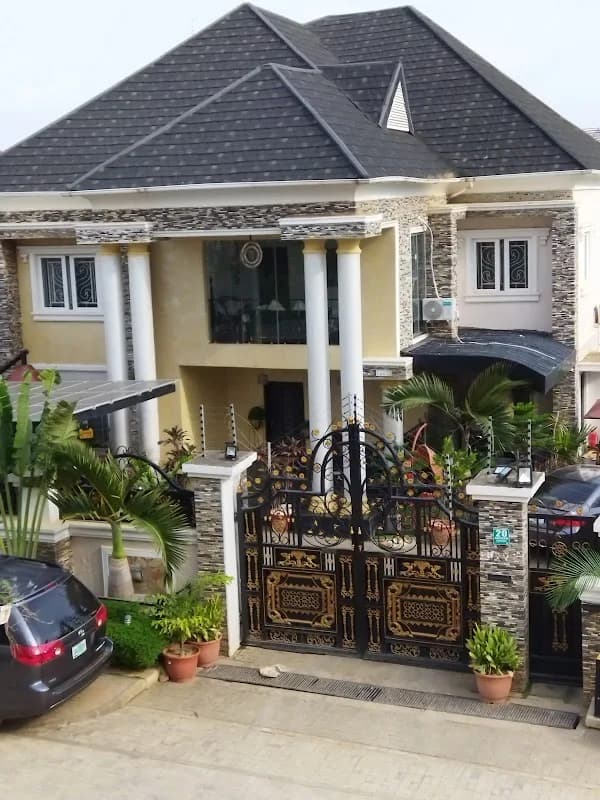 Miko. Pop, Screding and designs painting decorations in Asokoro