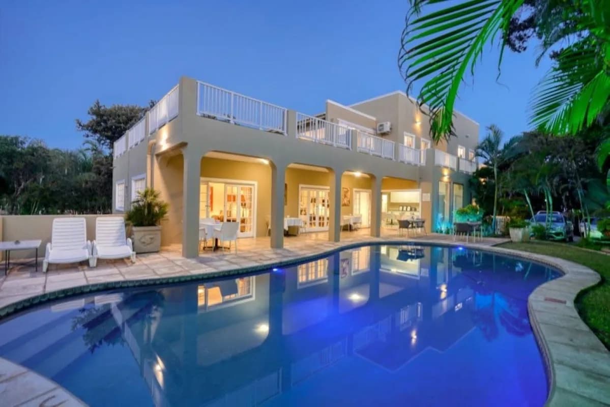 Caza Beach Guest House in La Lucia