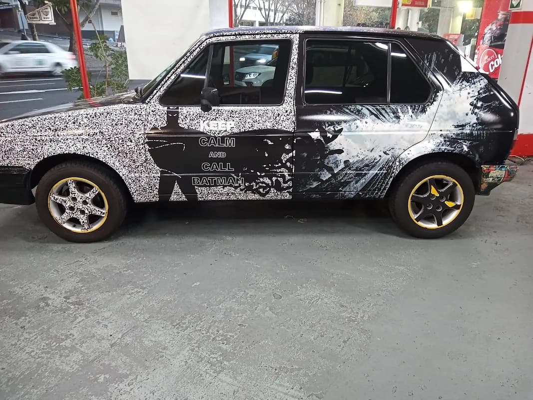 Kessel Motors in De Waterkant