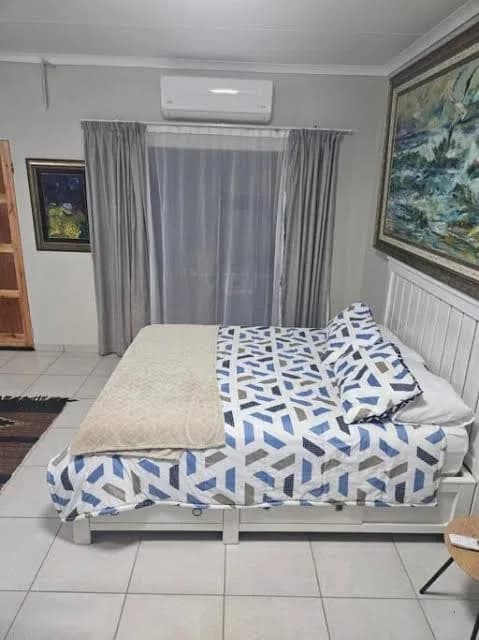 Flamwood Suit - One-Bedroom Apartment in Flamwood