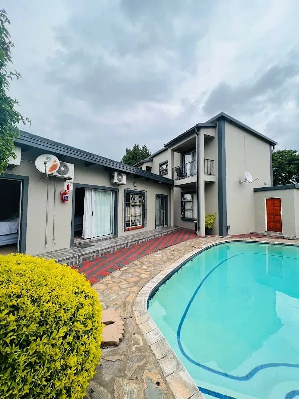 Zamambongi Guest Houses & Spa in Madadeni