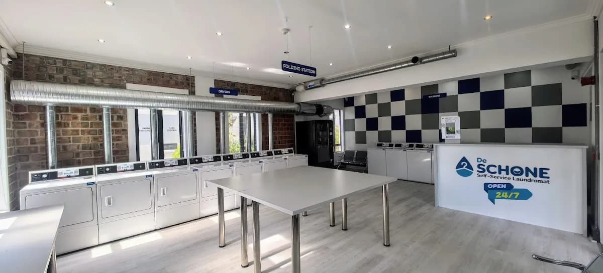 De Schone 24 Hour *Self-Service Laundromat in Strand