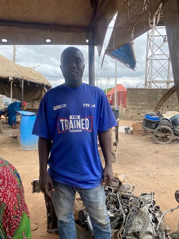 Umar garage in Gwagwalada