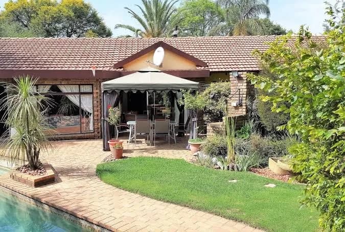 55 Albatross B&B in Fourways