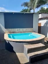 Honey Bee Guesthouse in Tlhabane