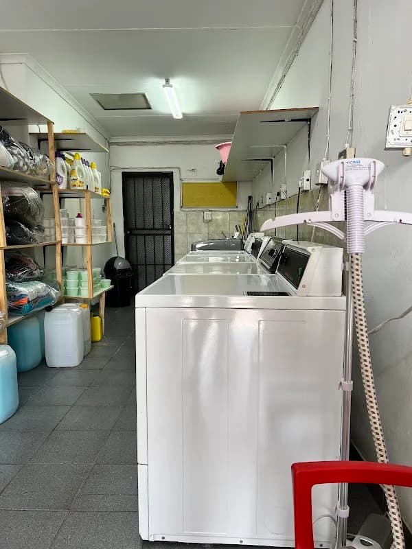 Sparkling Coin Laundromat in Hyde Park