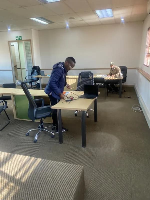 e-Mbizo Learning Academy in Highveld