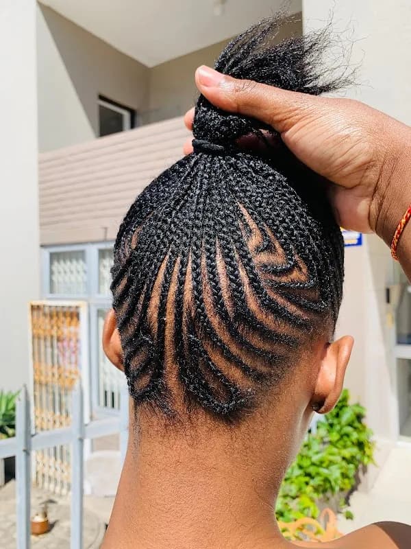 Braids on heels in Humewood