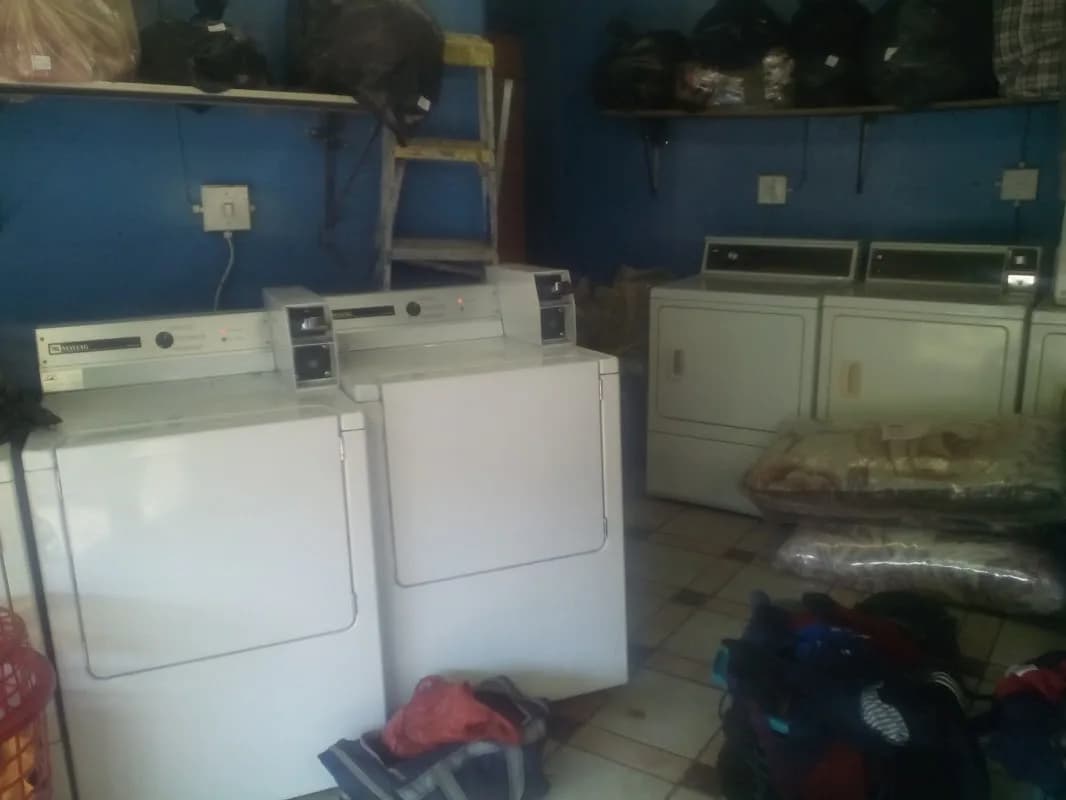 Cool n Clean Laundry Mat in Houghton