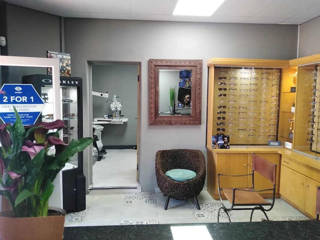 R Baker Engelbrecht Optometrist in Bendor