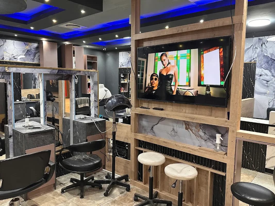 ISAAC'S GRAPHICS & INTERIOR DESIGNS in Mthatha CBD
