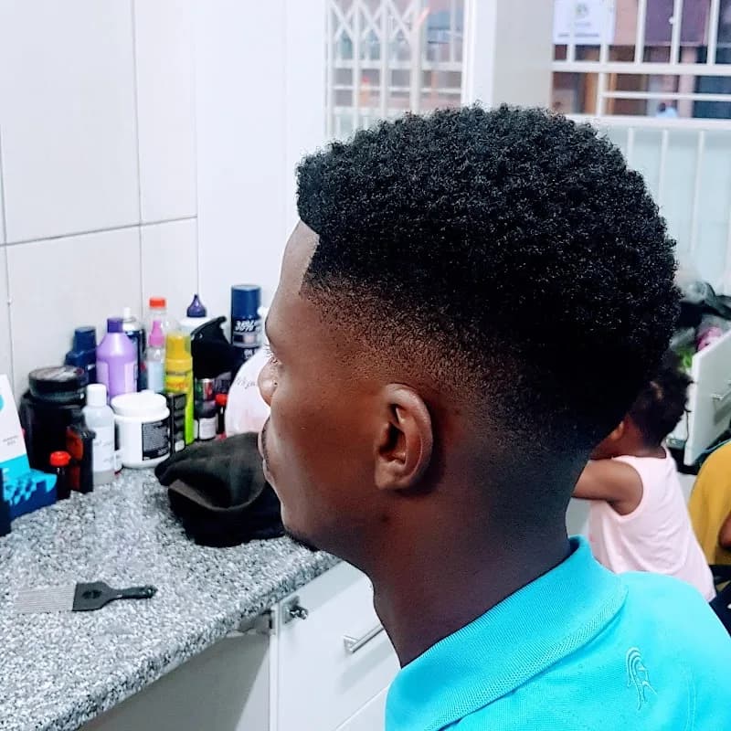 Glo Studio Beauty & Hair in Flora Park