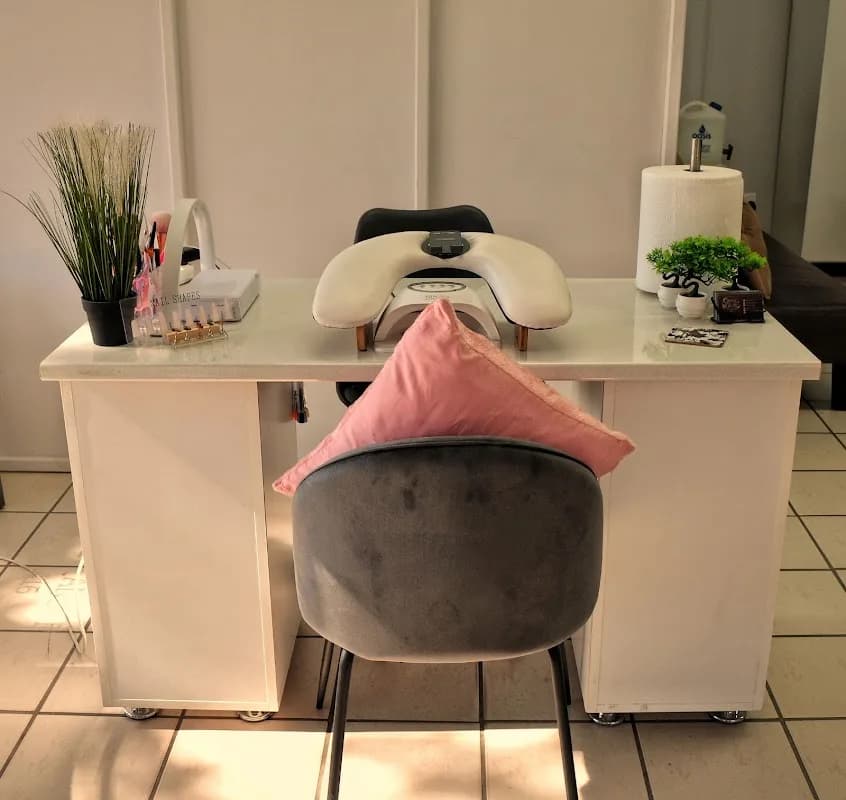 Gloss and Glow Beauty Salon in Thabong