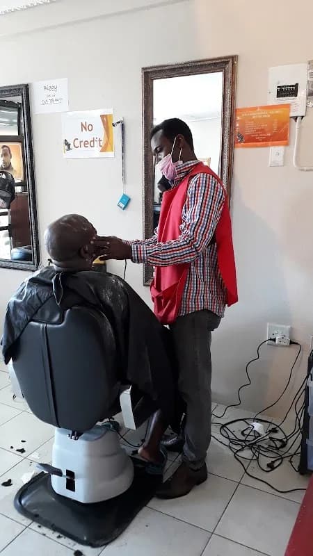 Nanas Barbershop in Silverton