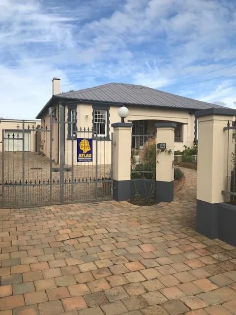 D & D Brokers CC in Gqeberha CBD