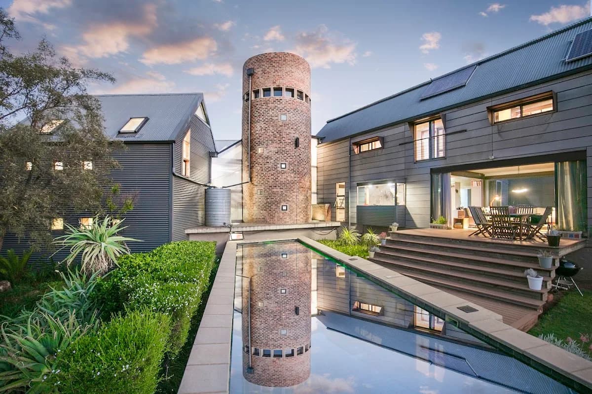 STREY ARCHITECTS & ASSOCIATES in Highveld