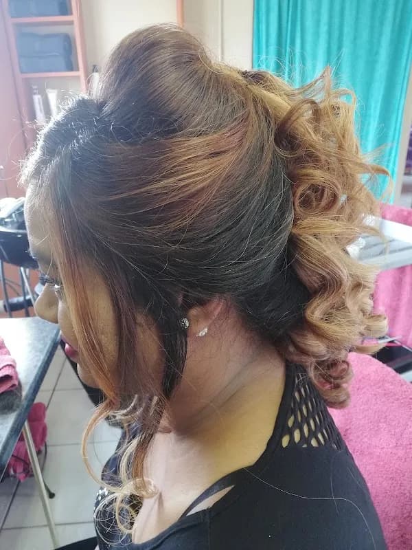 Concept Hair & Beauty Salon in Phoenix