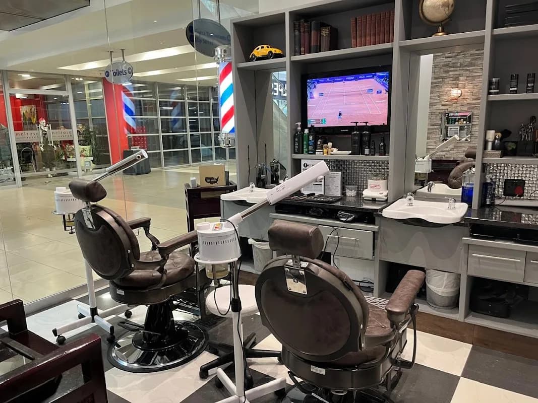 STUDIO 9 Hair Barber Beauty in Houghton