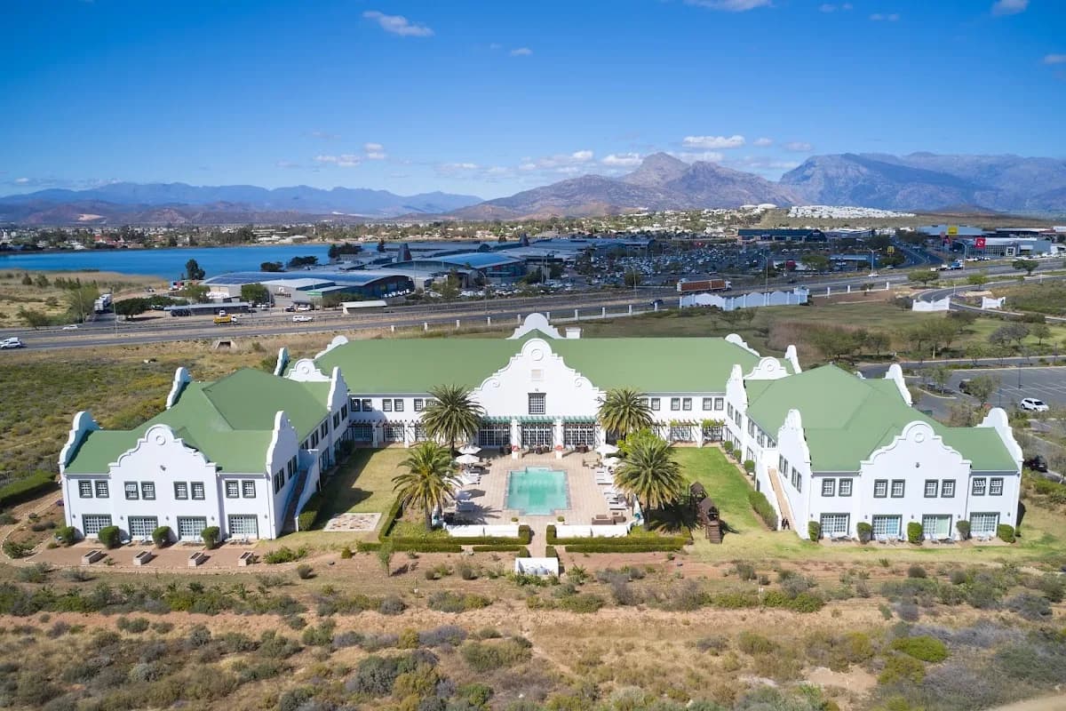 Golden Valley Hotel in Boland Park