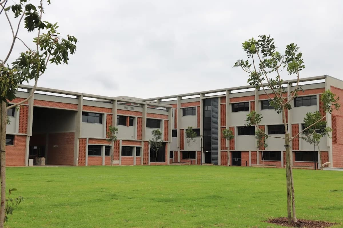 Sol-Tech (Monumentpark-kampus) in Waterkloof Ridge