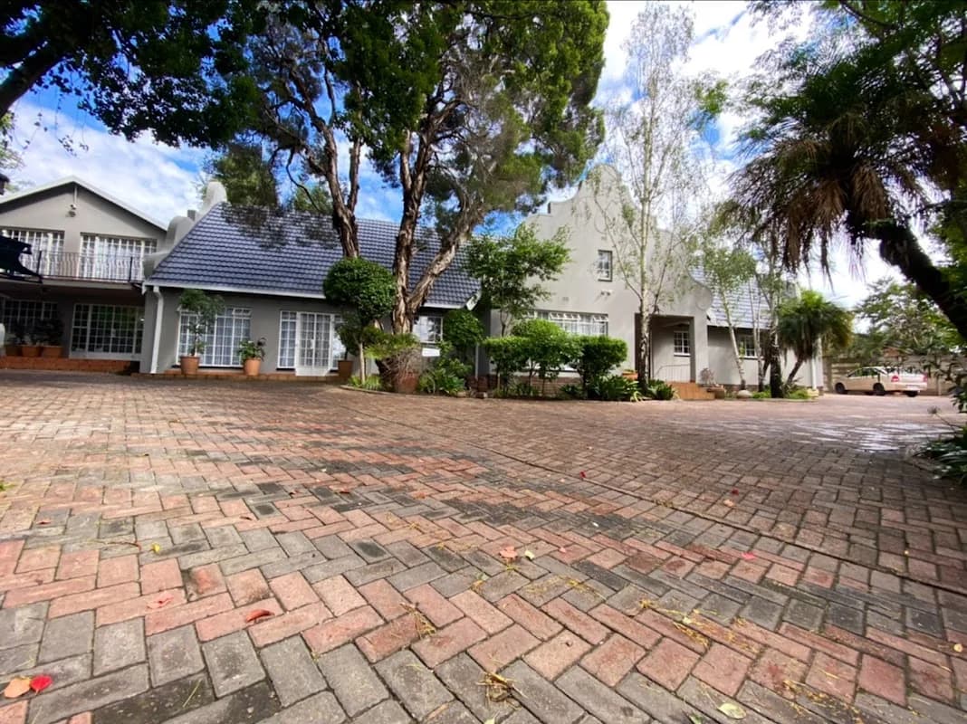 Ndzuti Guest House in Del Judor