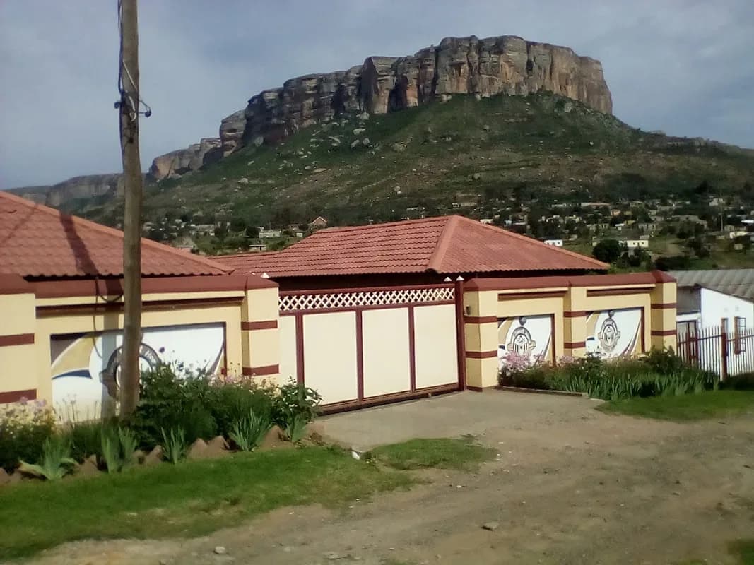 Home Sweet Home Guest House 2 in Tshiame