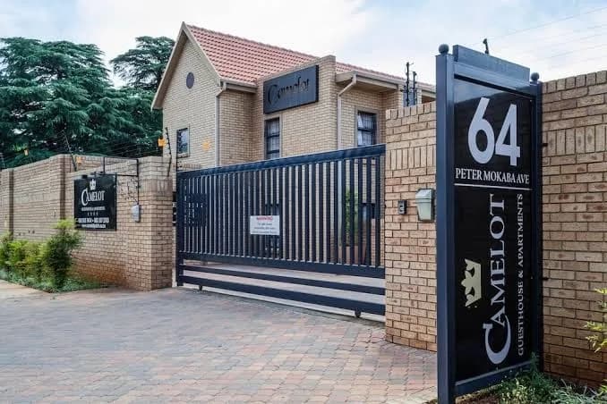 Camelot Guesthouse and Apartments in Potchefstroom CBD