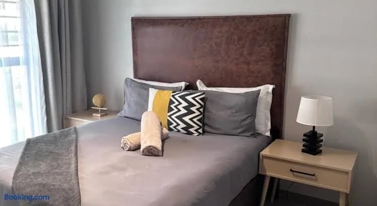 Large 3 Bedroom Apartment in Midrand, Waterfall City - More space than a hotel room - Ideal for families, groups and work trips - 18A Elizabeth Place in Waterfall