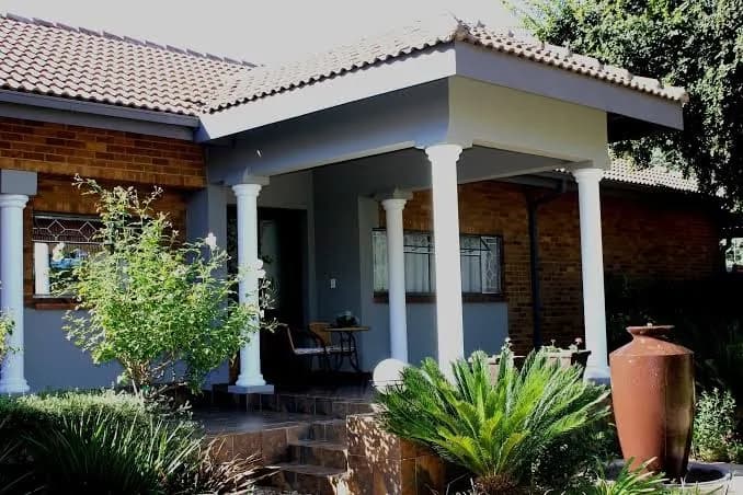 Moments Guest House - Klerksdorp in Klerksdorp CBD