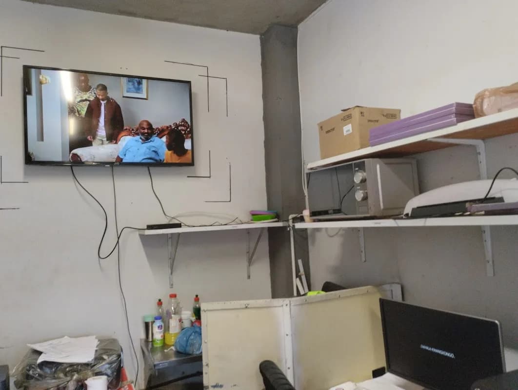Umlazi Solution Centre Internet Café & Salon Access, Kwa-Ngxongo Traders And Services cc. in Umlazi