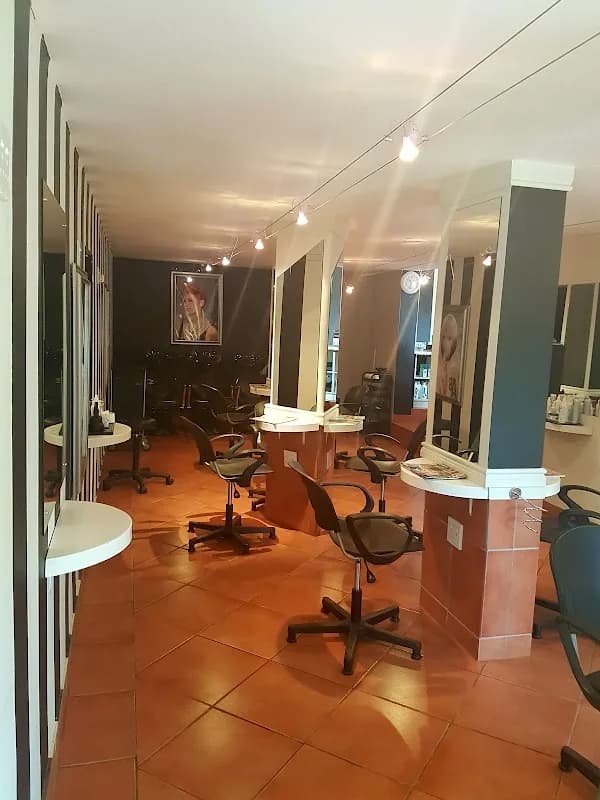 Mari-El's Hair Studio in Waterkloof Ridge